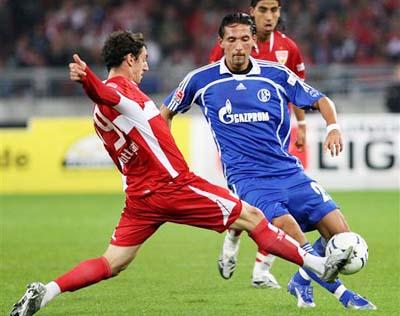 天空体育：张伯伦目前正在阿森纳训练，同时筹划下一步动向